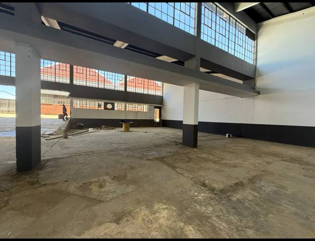 480M² WAREHOUSE TO LET IN EASTLEIGH